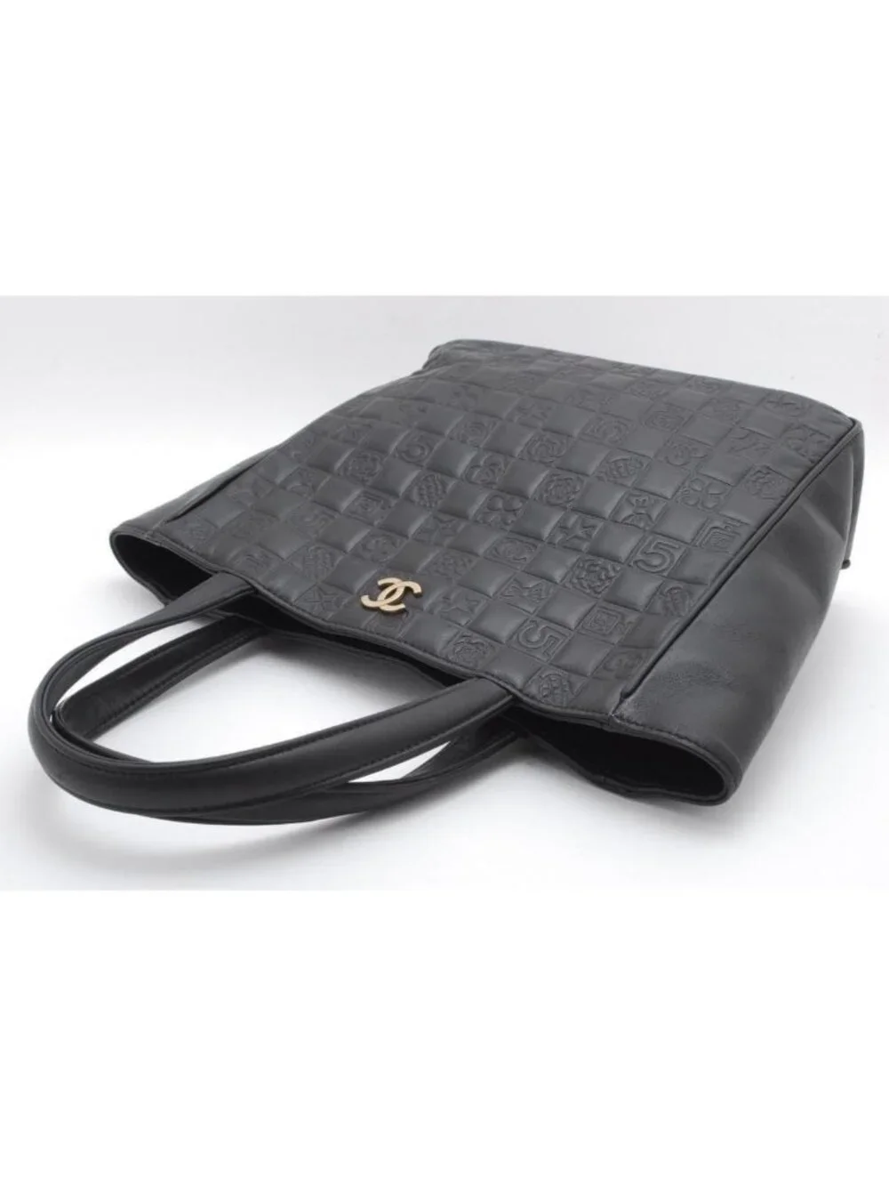 Chanel Tote Icon Line